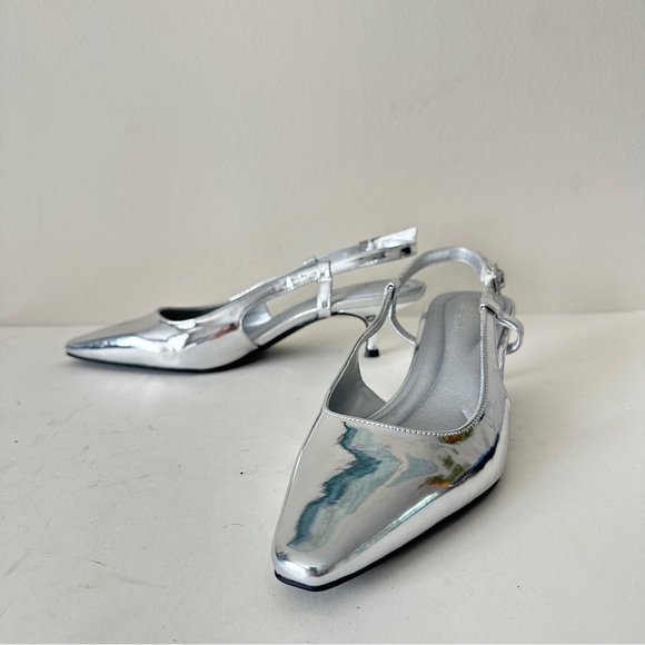 NEW Kenneth Cole Reaction Maggie Silver Kitten Heels Women's Slingback Sz 7M - Picture 2 of 13